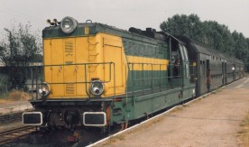 Lokomotywa spalinowa SP32-134 z pociągiem osobowym ze Zbąszynka na stacji...