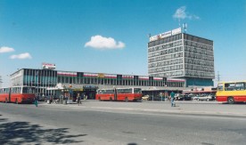 Dworzec autobusowy Warszawa Zachodnia. Rok 1996. Fot. Jerzy Szeliga.

Sygnatura:...