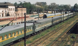 Perony stacji kolejowej w Białymstoku. 16 maja 1997 r. Fot....