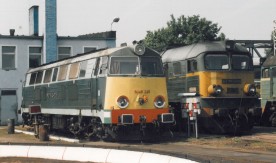 Lokomotywy spalinowe: SU45-245 i ST44-888 na terenie lokomotywowni w Krzyżu...