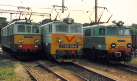 Towarowe lokomotywy elektryczne: ET21-458, ET42-019 i ET41-042 w lokomotywowni Zduńska...